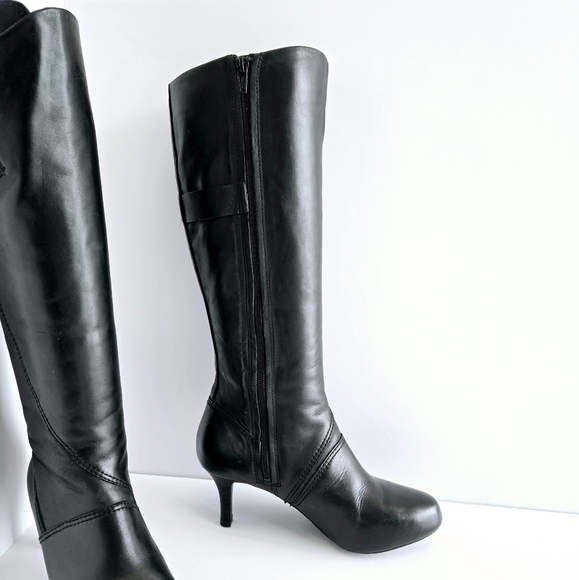 Rockport Kitten Heels Boots - Picture 6 of 11